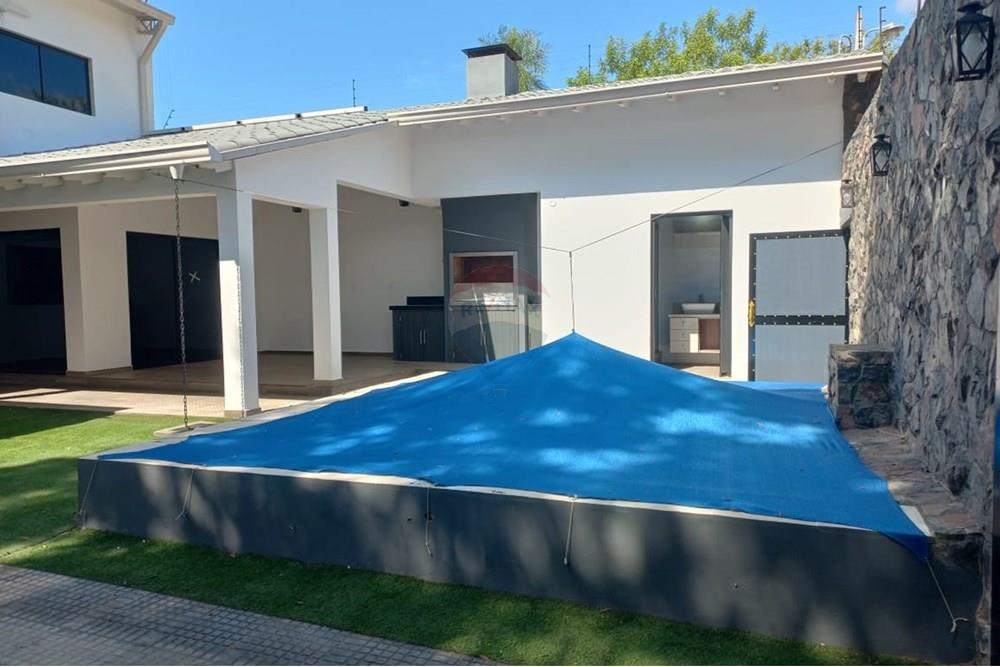 ALQUILO CASA A ESTRENAR CON PISCINA EN LUQUE — foto 3