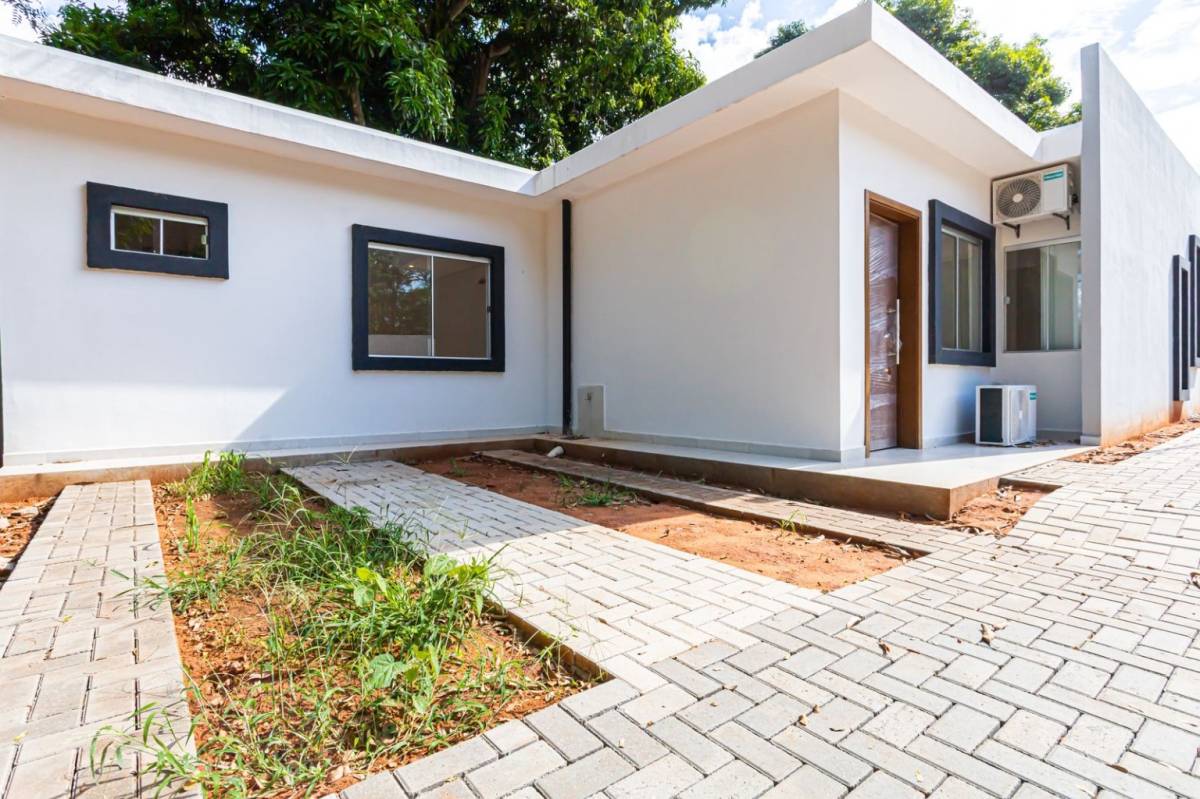 VENDO DUPLEX EN LUQUE — foto 2
