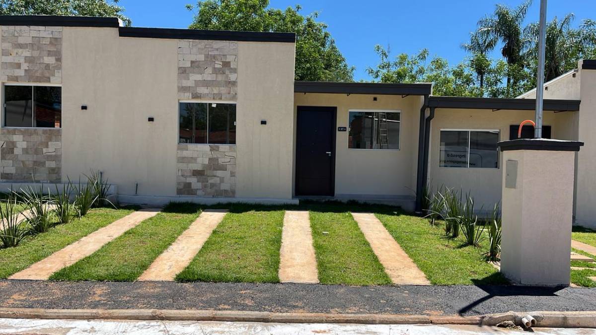 VENDO HERMOSAS CASAS EN BARRIO CERRADO LUQUE — foto 3