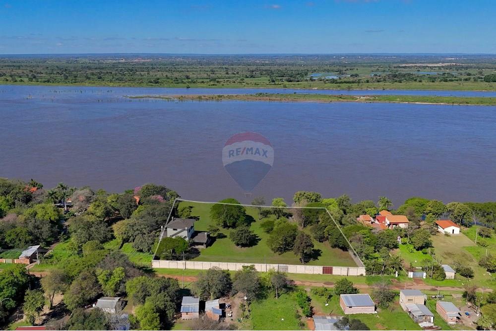 PROPIEDAD IMPONENTE FRENTE AL RIO PARAGUAY — foto 2