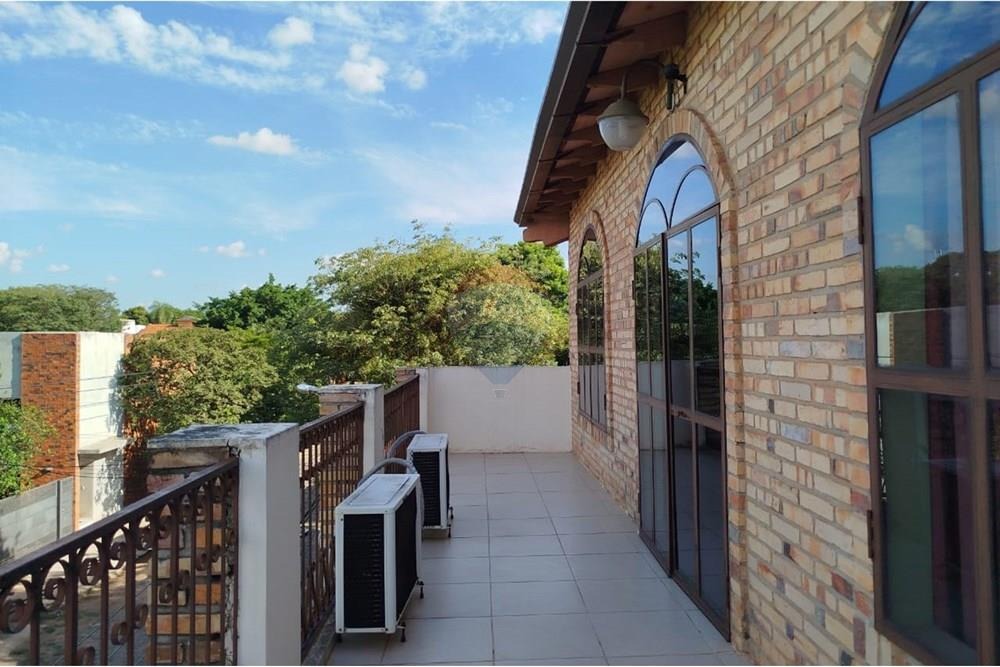 Vendo amplia casa Villa Aurelia — foto 2