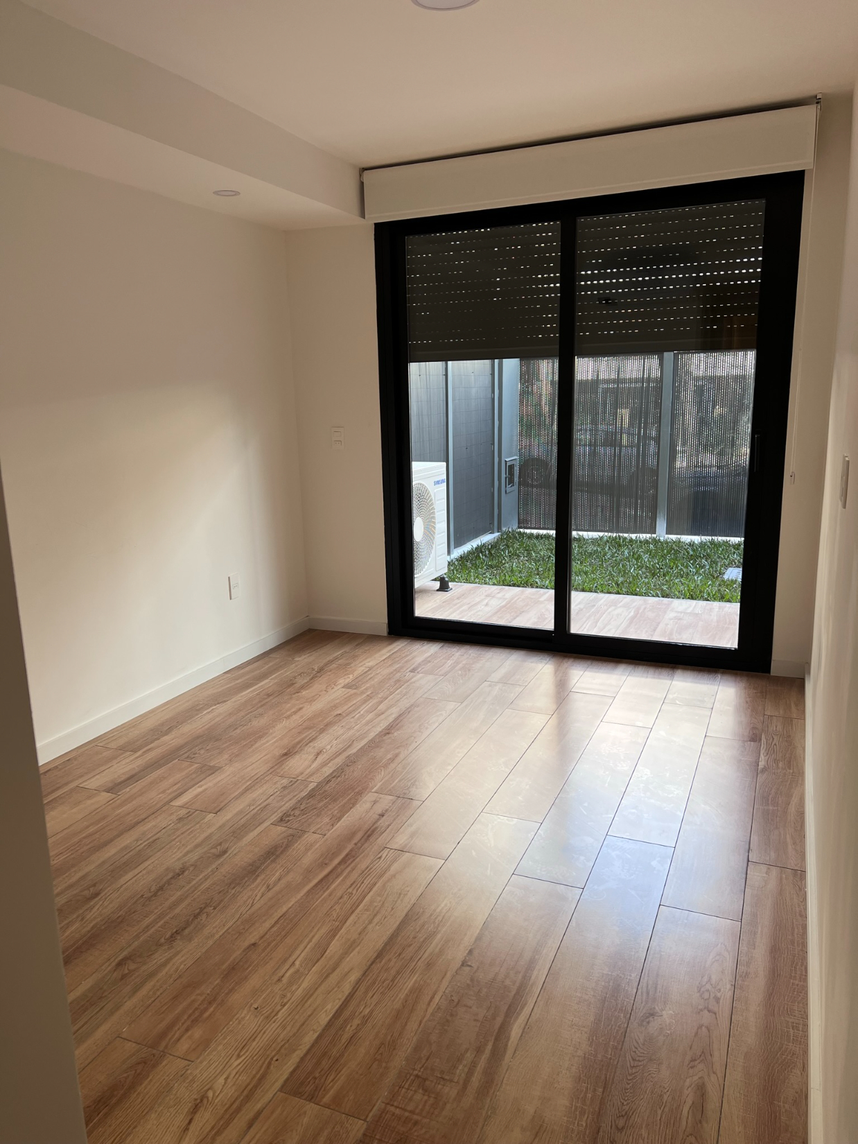 Hermoso Apto A Pasos De Shopping. 1 Dorm C/Vestidor, Jardín Y Garaje $39.000 · Foto 11