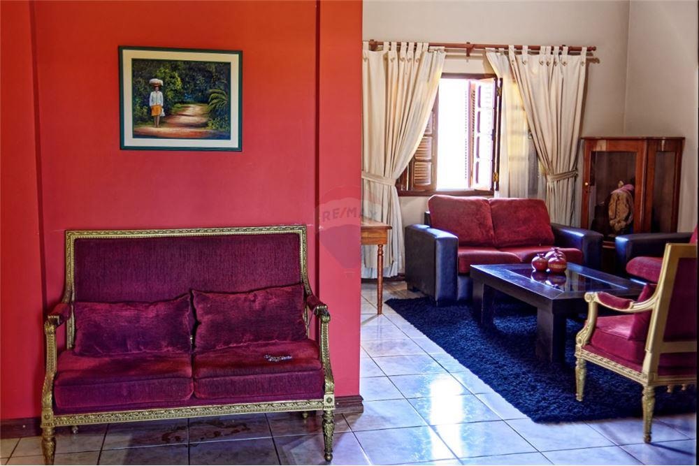 VENDO AMPLIA CASA EN CIUDAD DEL ESTE BARRIO SAN JOSE — foto 2