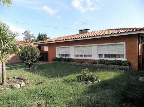 Casa En Venta, Excelente Construcción, Piriápolis