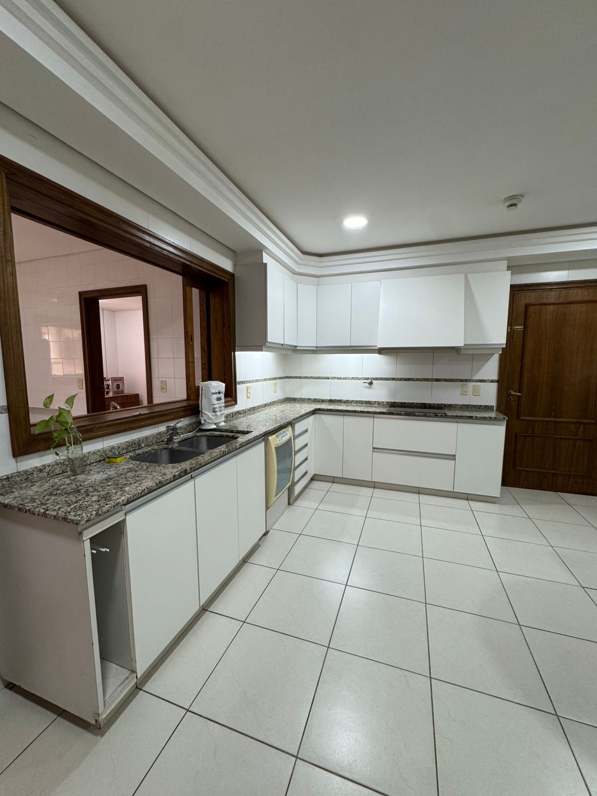 ALQUILER DE DEPARTAMENTO AMOBLADO SOBRE AV. SANTA TERESA — foto 2