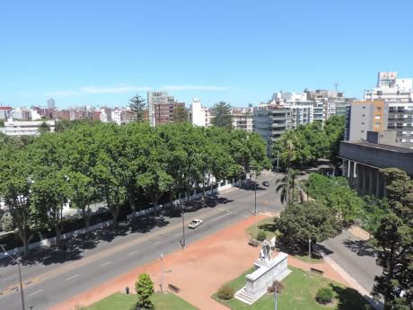 Av.brasil Y Soca. Balcon, Estar Con Estufa Leña.220 Mts. Gge Amplio