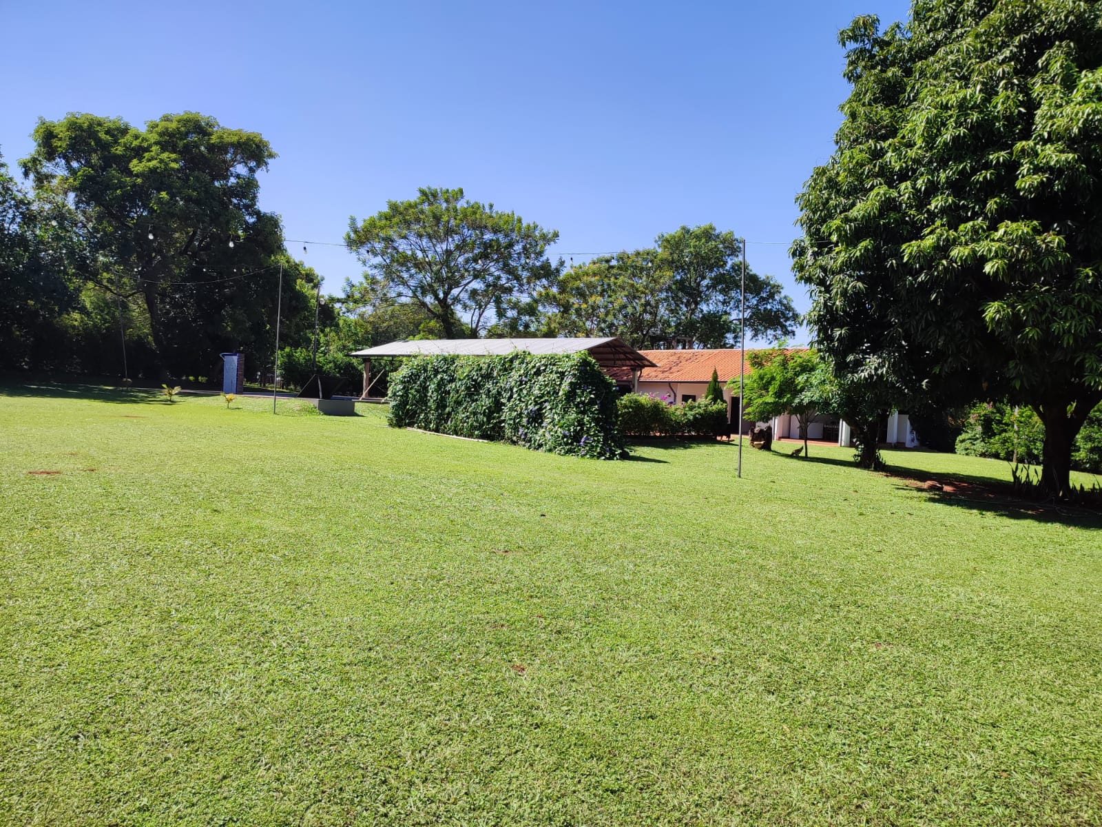 VENDO HERMOSA CASA QUINTA EN AREGUA — foto 2