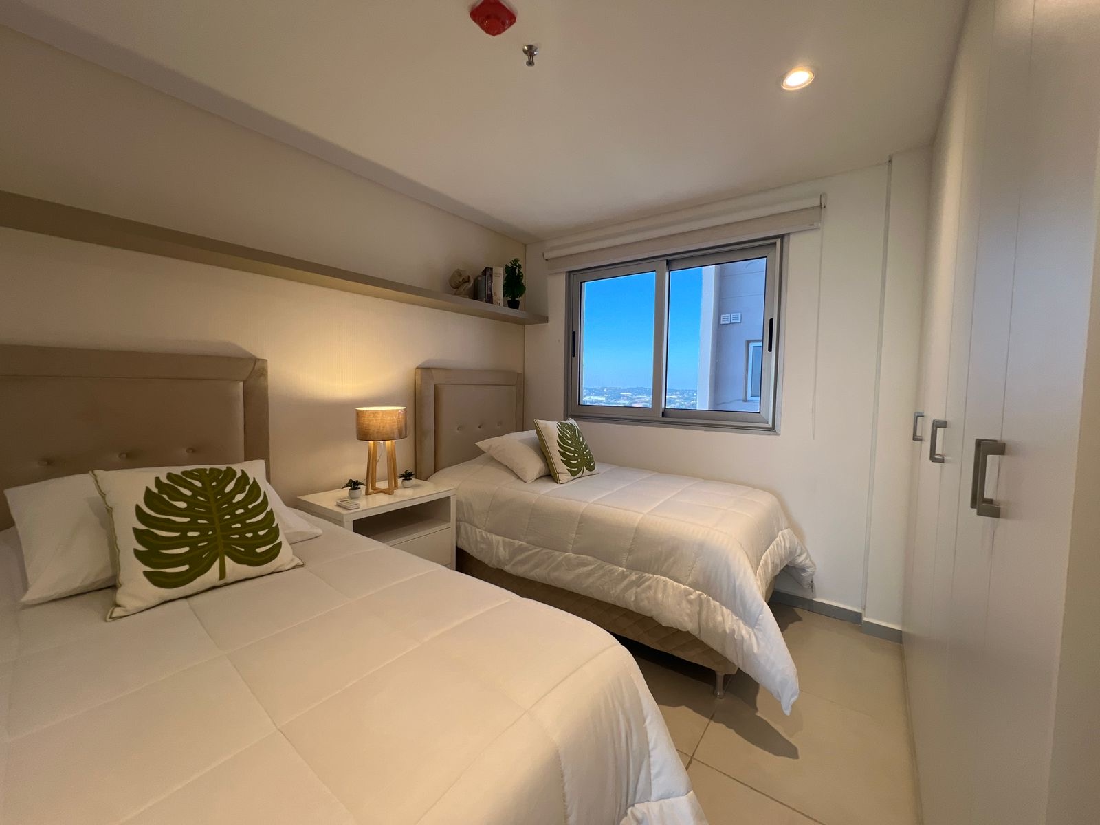 En alquiler departamento de 2 habitaciones totalmente amoblado en fortaleza — foto 3