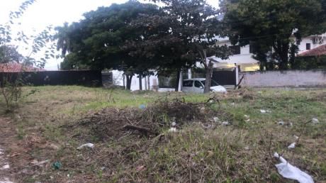 Vendo Propiedad En Esquina A Pasos Del Shopping Del Sol!!!