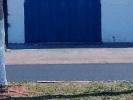 Alquilo Un Salón Comercial Sobre Avda. Von Polesky