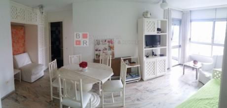 Apartamento En Mansa Muy Luminoso