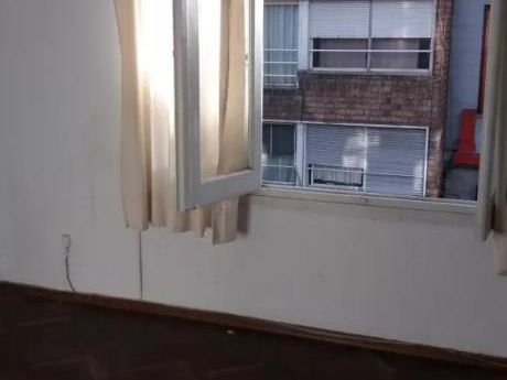 A 3 Cuadras De La Rambla Y A 3 Cuadras De 18 De Julio!!!