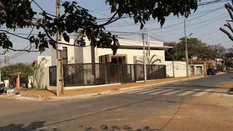 Capital Vende Moderna Casa A Estrenar.