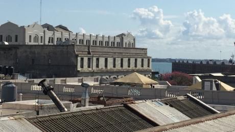 Apartamento De Estilo Proximo Al Banco Republica!!