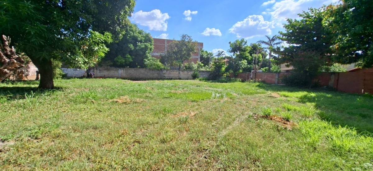 VENDO 2 TERRENOS EN BARRIO HERRERA CON AMPLIO FRENTE — foto 3