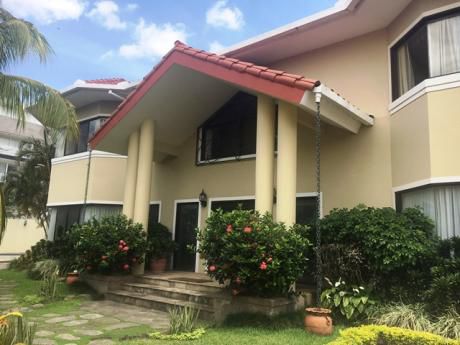 Casa En Alquiler En Equipetrol Norte