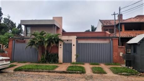 Vendo Hermosa Residencia Con Reforma Semi-nueva, En Mburukuja.