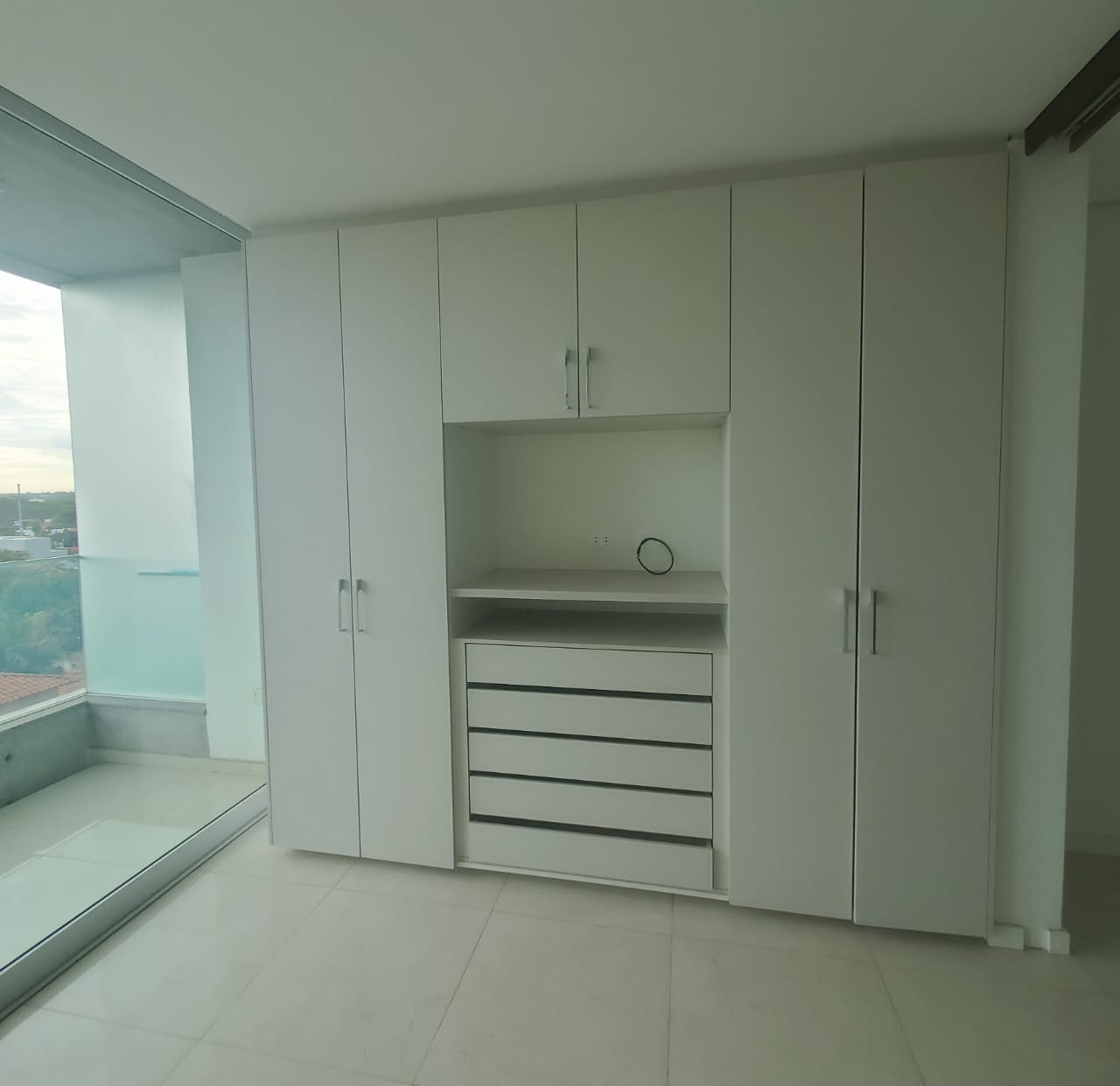 Vendo departamento monoambiente en edificio Altamira Ycua Sati — foto 3