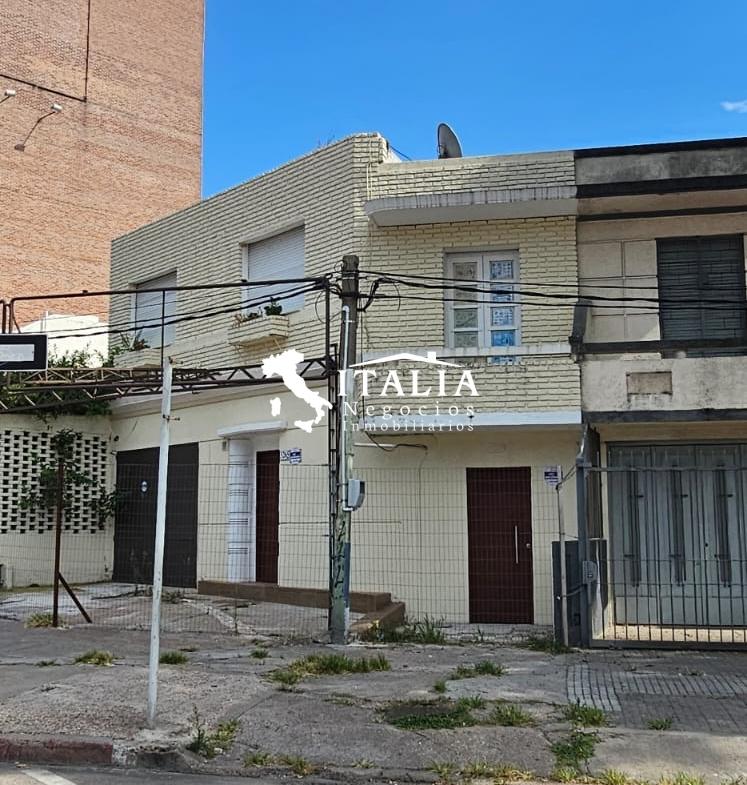 CASA Y LOCAL SOBRE RAMON ANADOR PROX. OMBU