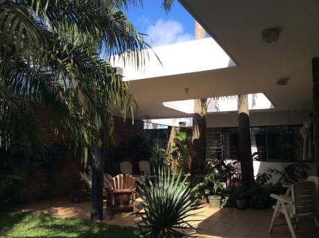 Muy Linda Casa En Solymar, A 1 Cuadra De Rambla!