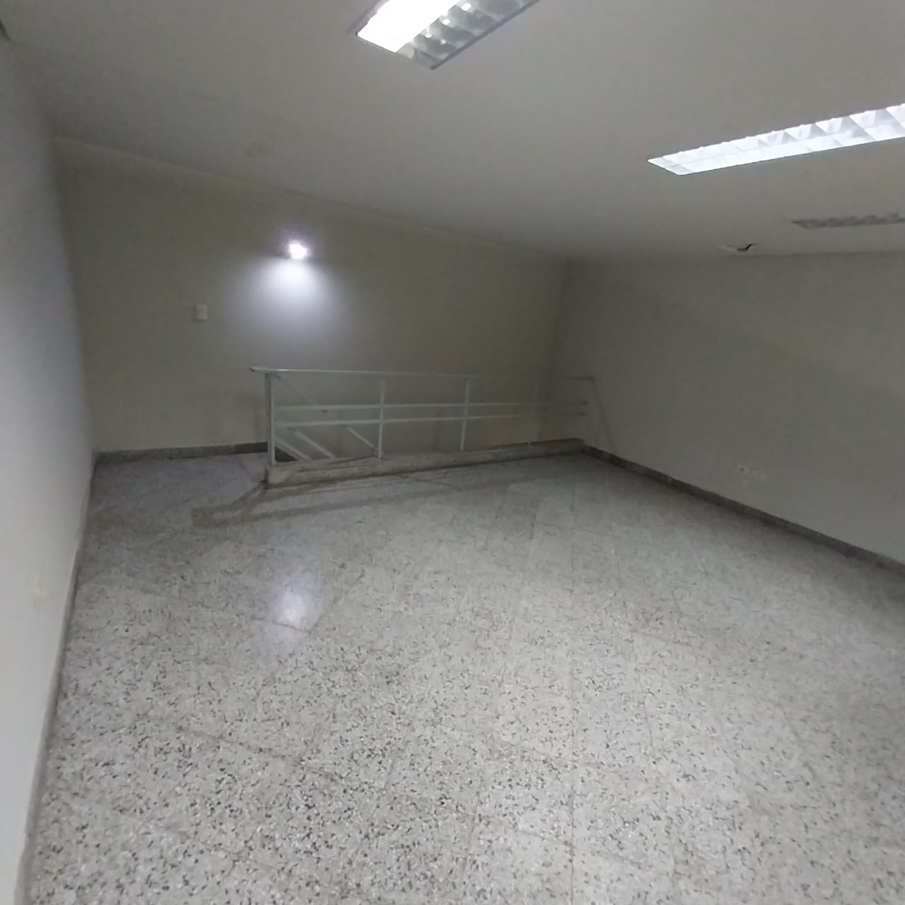 ALQUILO SALON COMERCIAL CENTRO DE ASUNCION S/ALBERDI — foto 2