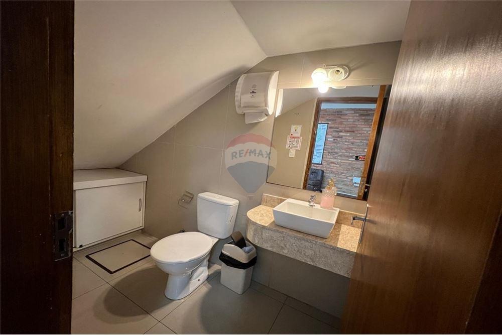 Oficinas corporativas premium en venta en La Encarnación con múltiples salas — foto 3