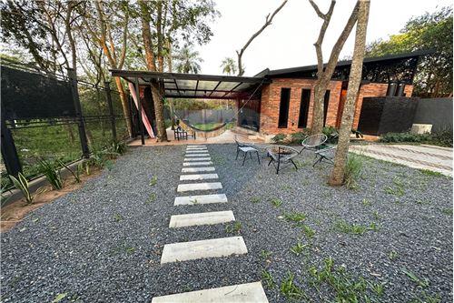 Casa - Venta - Paraguay Cordillera San Bernardino — foto 2