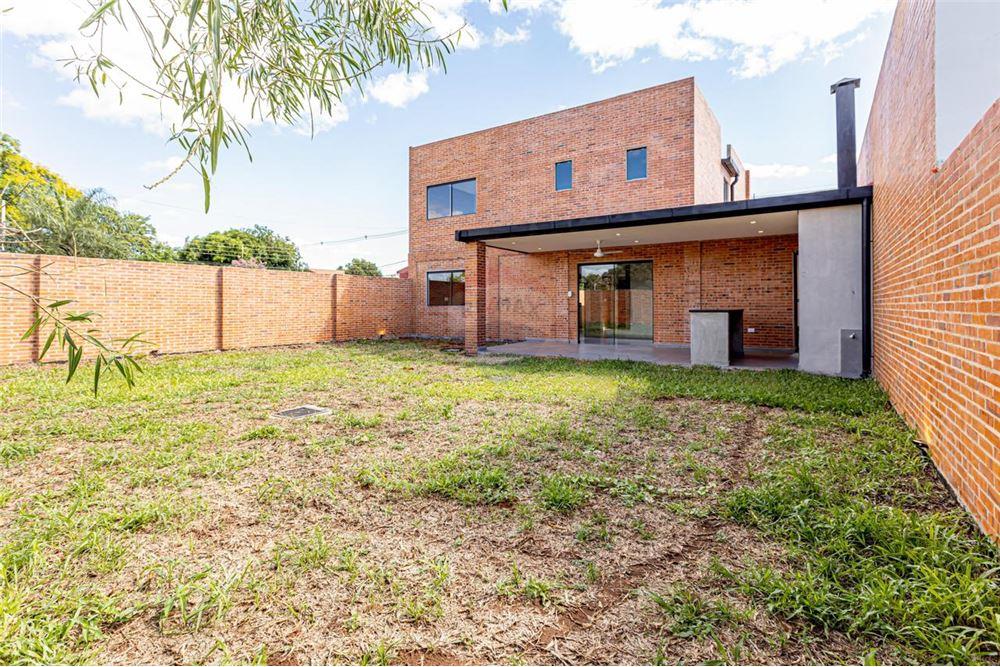 Venta casa a estrenar en Luque terreno 369,84m2 — foto 3