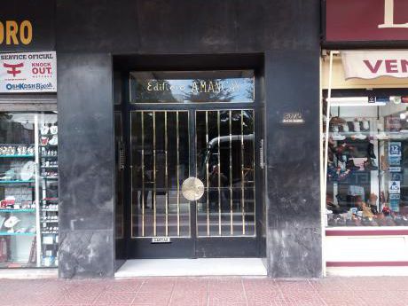 Av. 8 De Octubre 3070 (junto Al Hospital Militar)