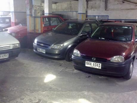 Rivera Y Mac Eachen Ideal Parking, Lavadero