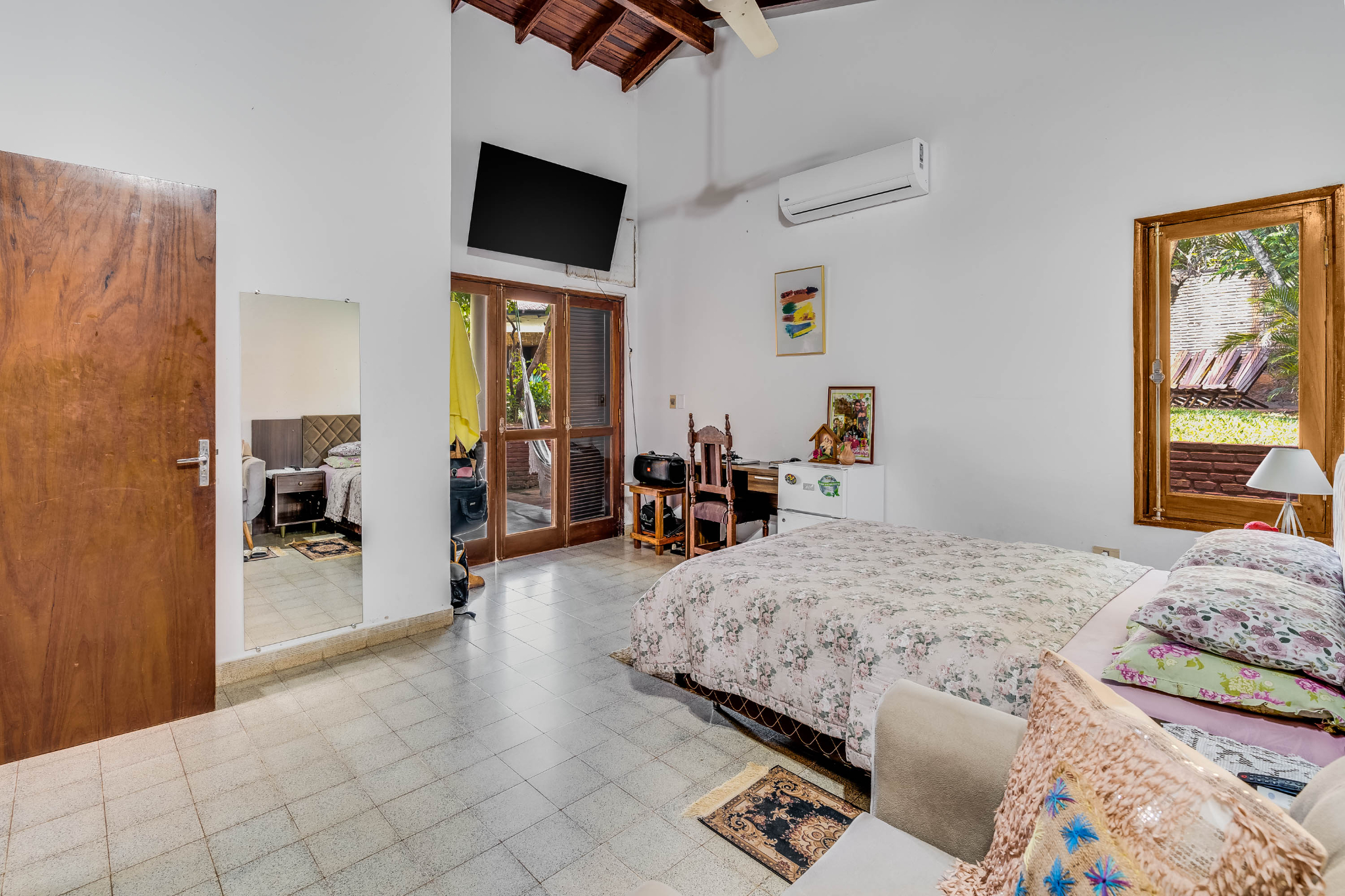 Casa con amplio terreno en villa adela — foto 2