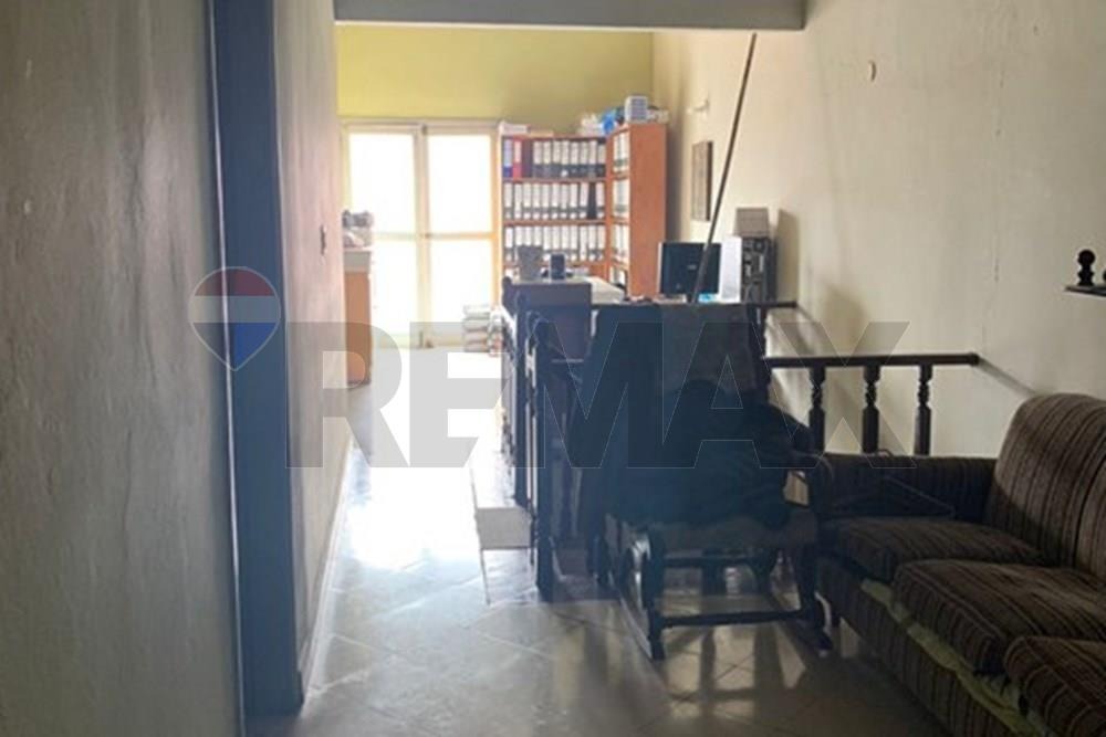 CASA EN ESQUINA CON DEPARTAMENTO INDEPENDIENTE EN ASUNCIÓN — foto 3