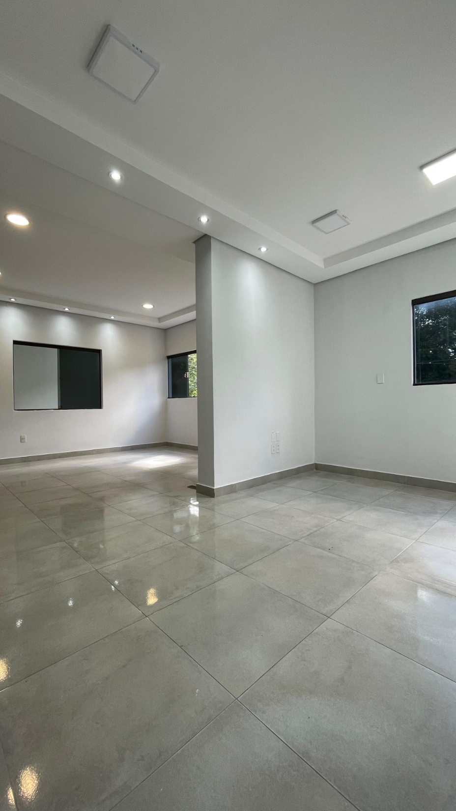 Alquilo edificio comercial con oficinas zona Palacio de Justicia — foto 3