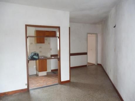 A Mts De Br Artigas Y Prox A Tres Cruces, Amplio, G.c 2500