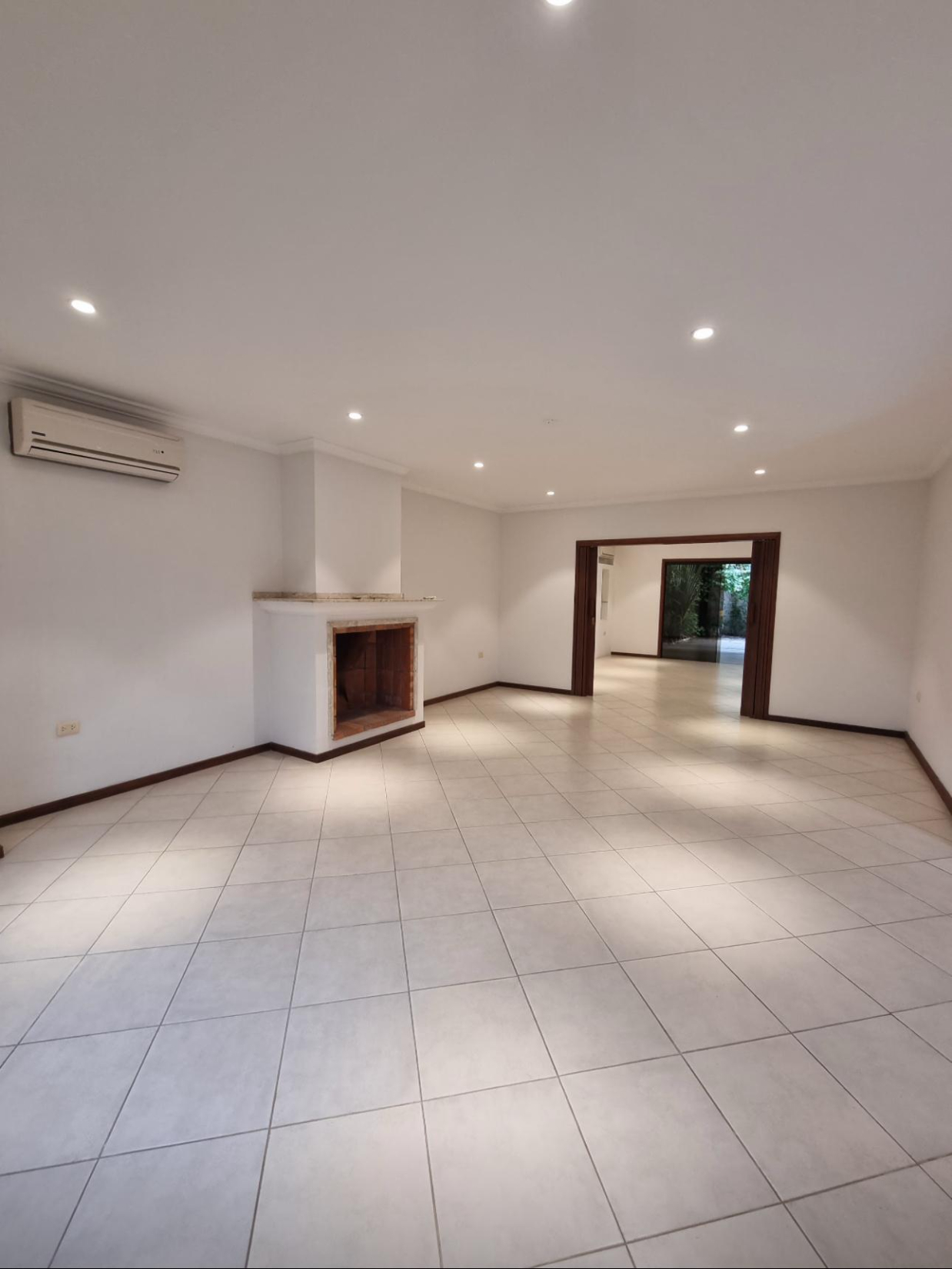 Alquilo Hermosa Residencia de 3 Habit en Suite en Mburucuya — foto 3