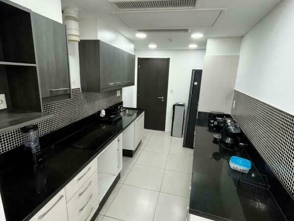 EN ALQUILER DEPTO DE 3 SUITES + 2 COCHERAS EN THE TOWER — foto 2