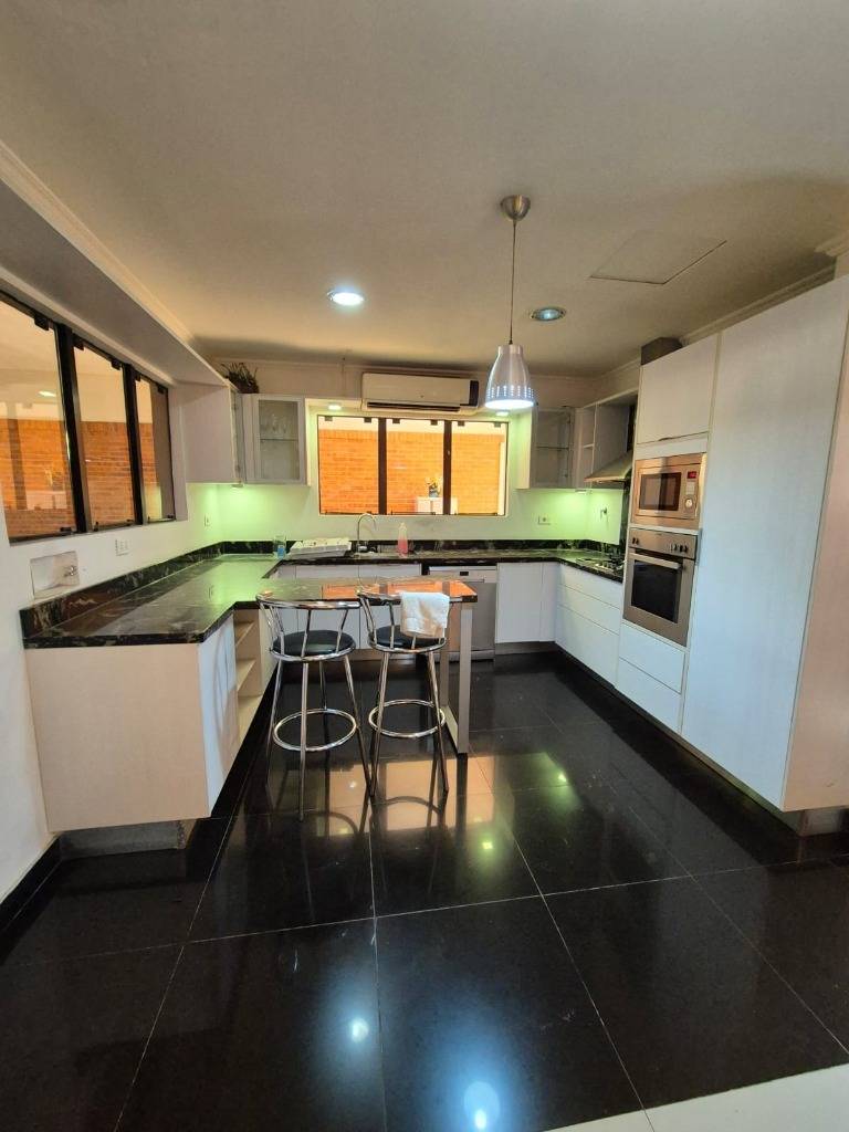Alquiler amplia Casa con Patio en San Lorenzo — foto 2
