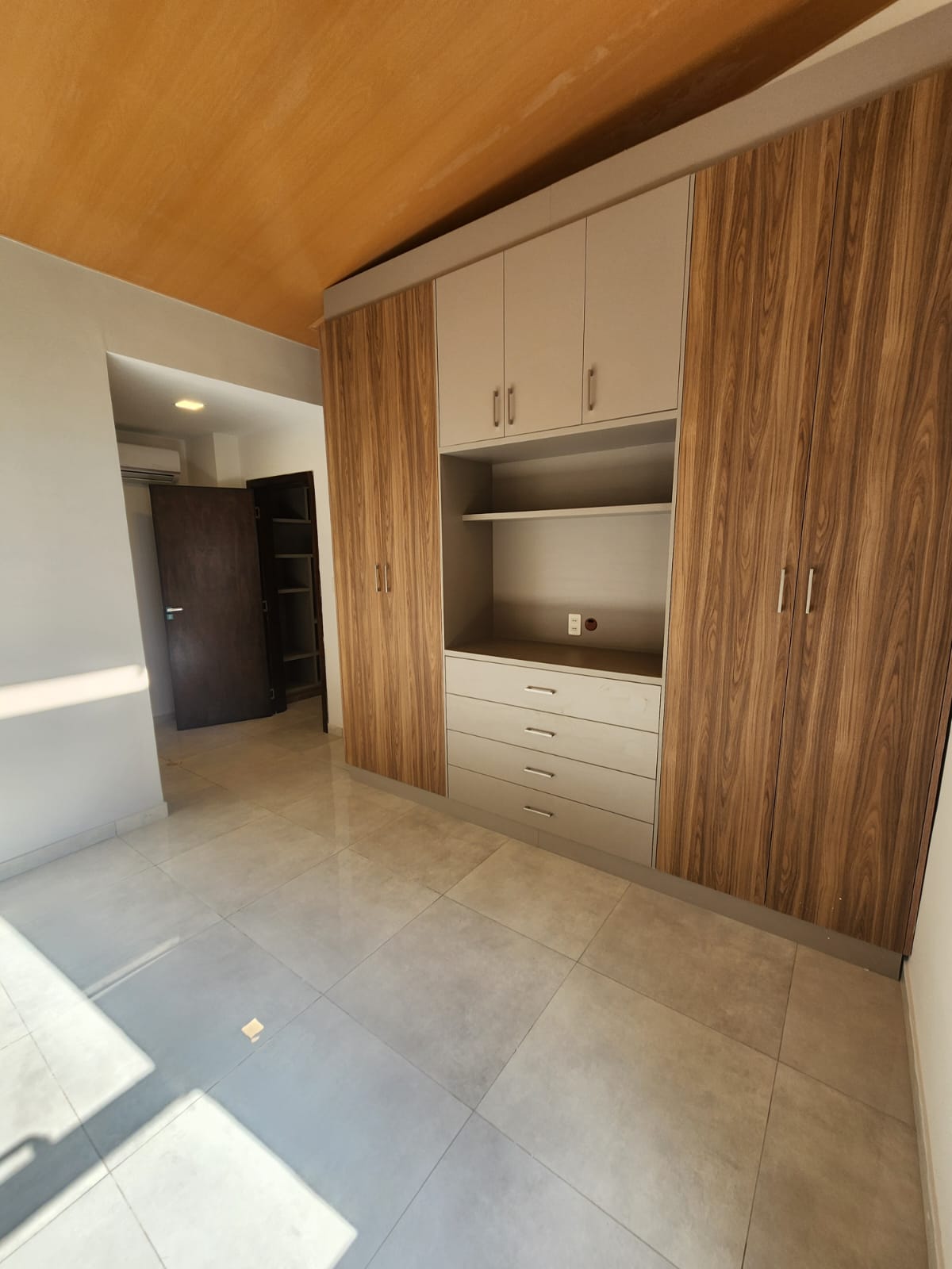 ALQUILER DE CASA EN MARAMBURE LUQUE — foto 2