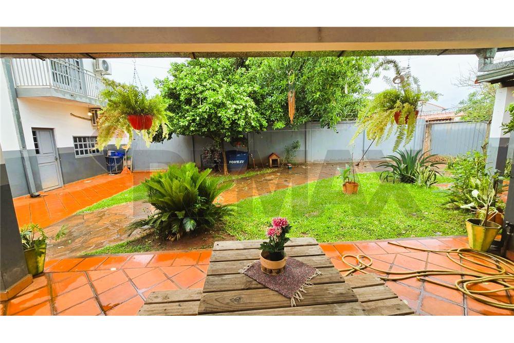 ALQUILO AMPLIA RESIDENCIA FAMILIAR EN ZONA CALLE Í SAN LORENZO — foto 2