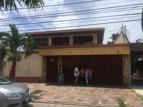 Casa En Anticretico Av. Santos Dumont C/7dorm