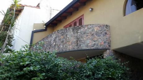 Los Mangales, Vendo Bella Casa..