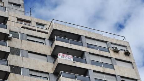 Se Vende En Cordón Apartamento 3 Dormitorios, 2 Baños Y Garaje