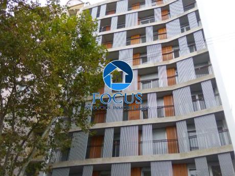 Venta Apartamento 2 Dormitorios Con Terraza! Vista Al Mar! Centro