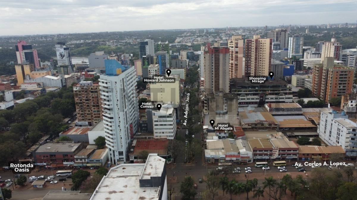 Vendo terreno con construccion de 1.140 m2 en esquina en Ciudad del Este — foto 2