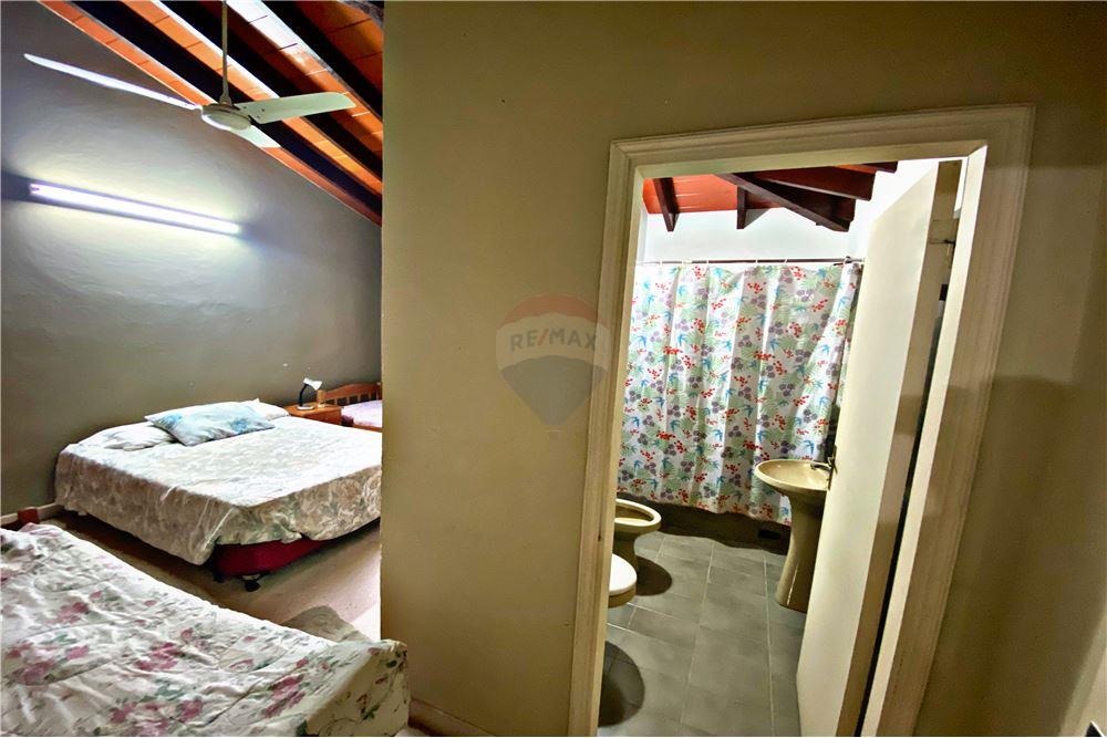 VENDO AMPLIA CASA EN SAN BERNARDINO ZONA COLON — foto 3