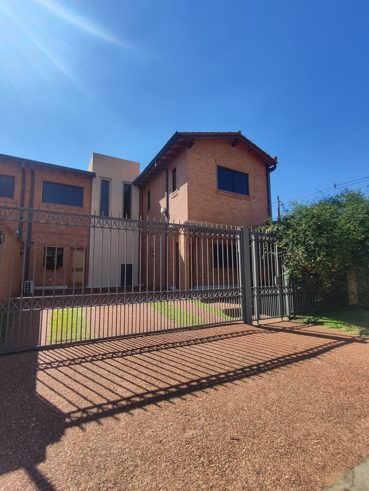 DÚPLEX CON PISCINA EN ALQUILER – BARRIO MCAL. ESTIGARRIBIA — foto 2