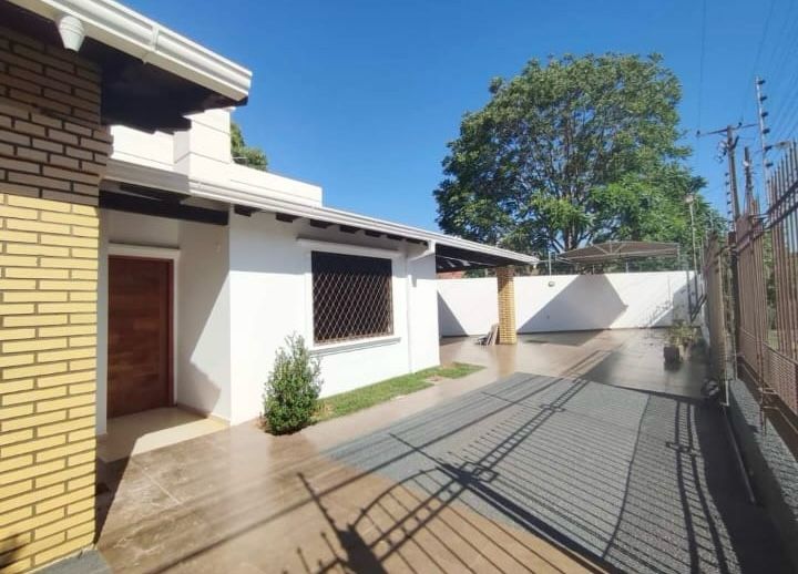 En Venta Casa en el Barrio Boquerón II (a 150 m del Lago de la República) — foto 2