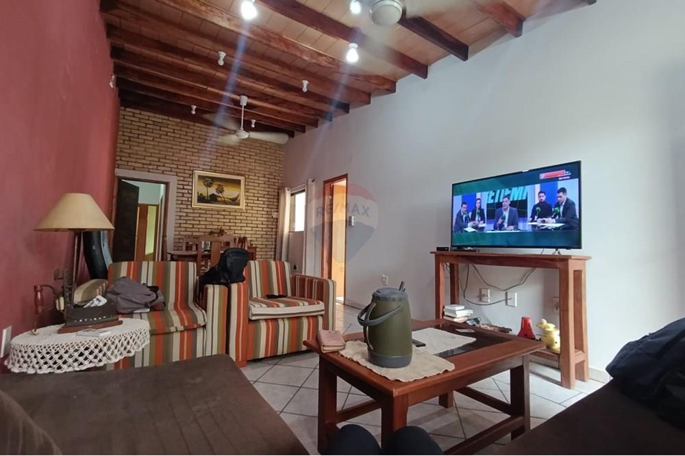 Alquilo Casa Moderna Amoblada en Limpio: Piscina y Jardín  Negociable — foto 2