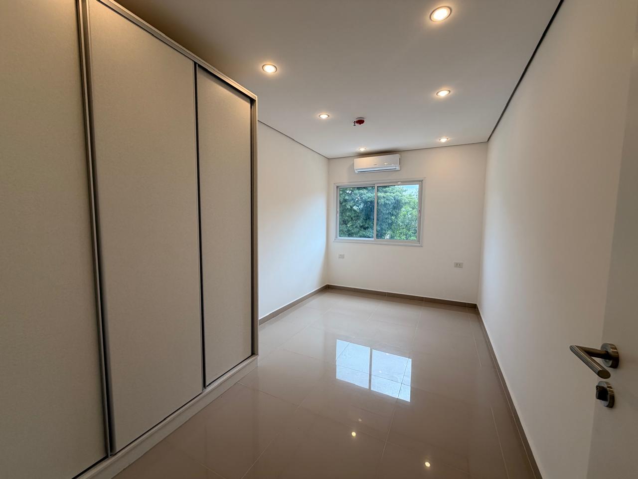 ALQUILO HERMOSO DEPARTAMENTO EN BARRIO LAS MERCEDES DE DOS DORMITORIOS — foto 3
