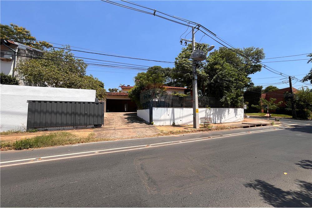 Casa en alquiler en Los Laureles